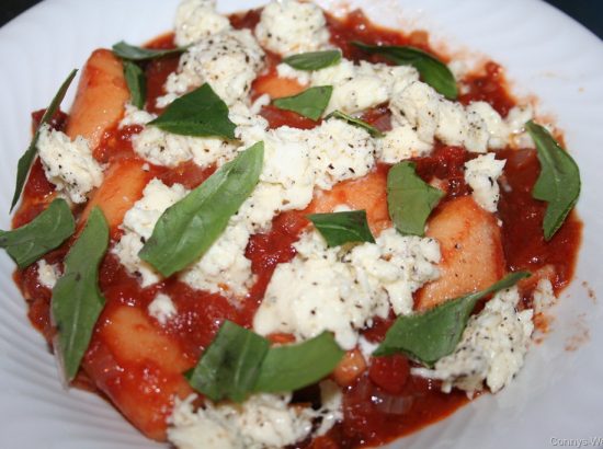 Gnocchi “Caprese” in sonniger Tomatensoße