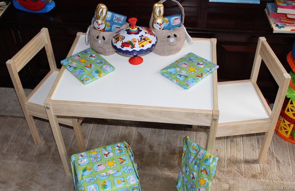 Empfehlenswert: Tisch und Stühle von Ikea für die Jungs