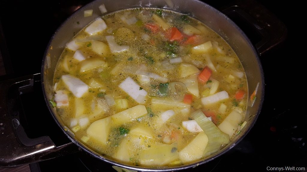 Kartoffelsuppe mit Würstchen Variante 1