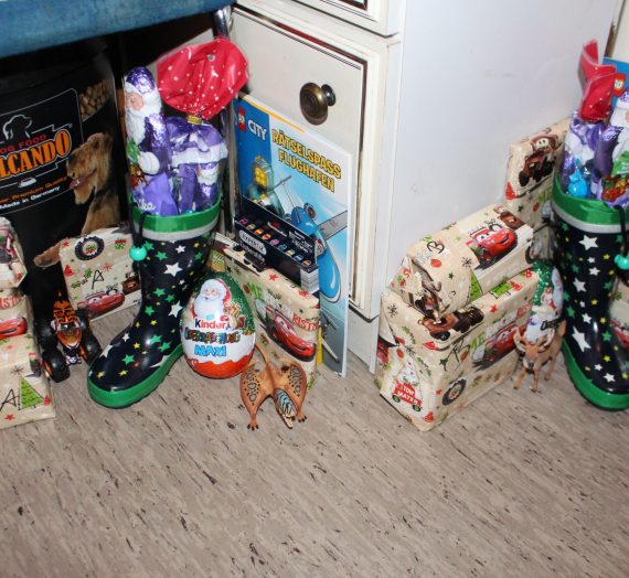 Saubere Schuhe vor der Tür – Der Nikolaus kam